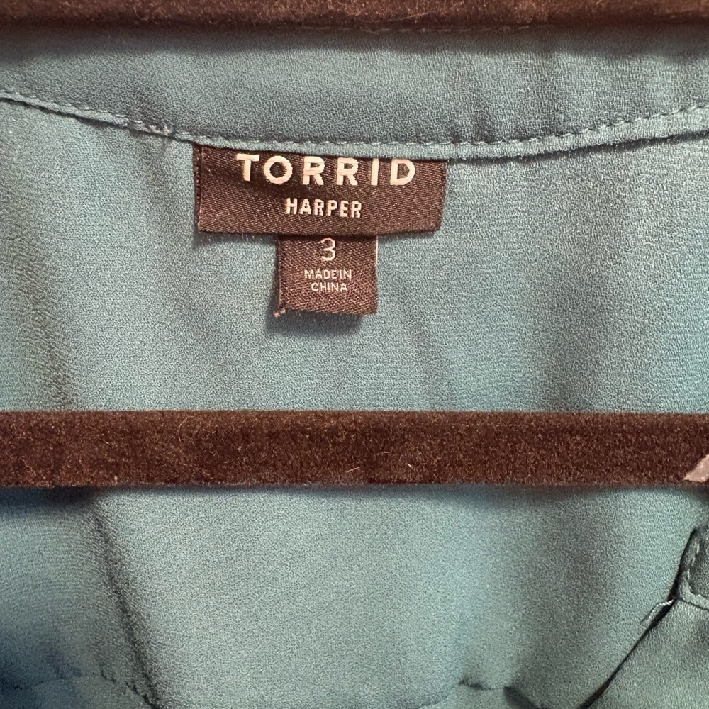 Torrid Harper Long Sleeve Blouse with Pockets, Teal, Size 3 (22/24) - Picture 2 of 4